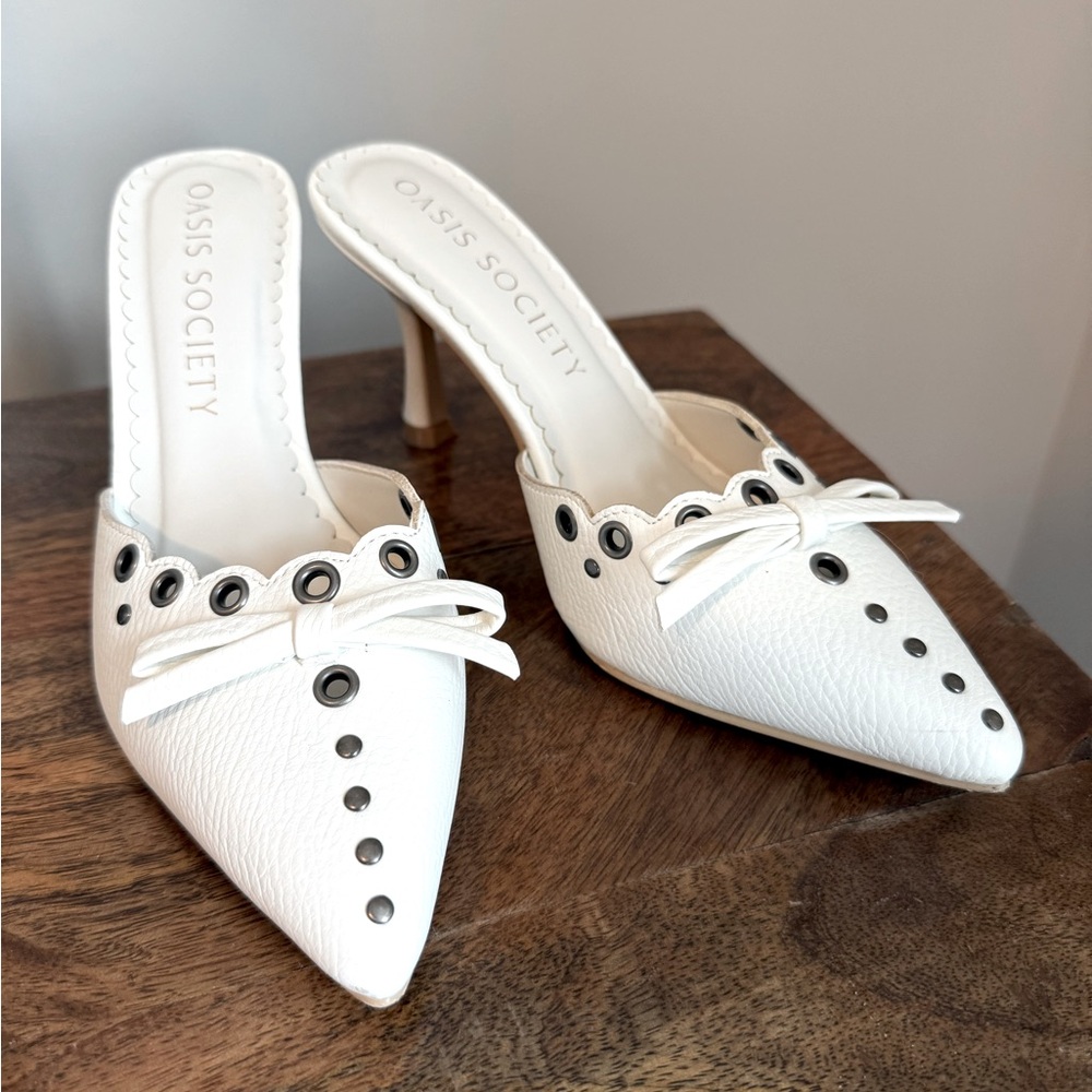 Oasis Society White Pointed-Toe Stud Mule Heels